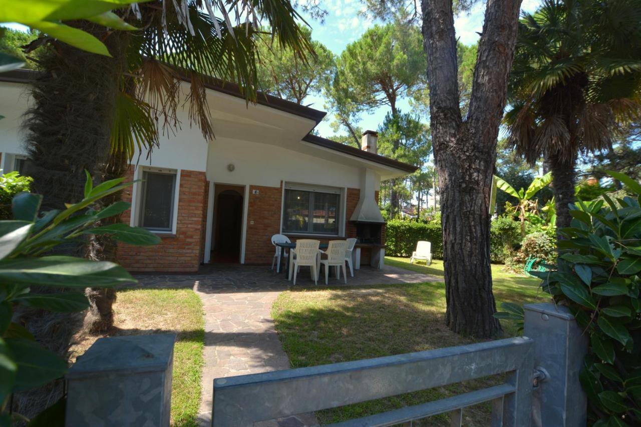 Villa A Lignano Con 2 Camere E Giardino Линяно Сабиадоро Екстериор снимка