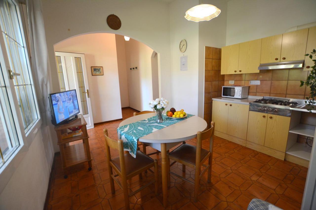 Villa A Lignano Con 2 Camere E Giardino Линяно Сабиадоро Екстериор снимка