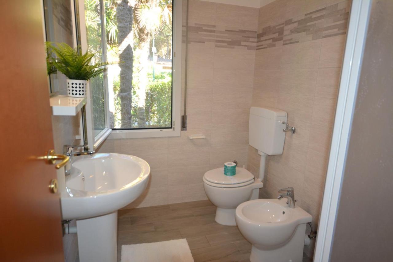 Villa A Lignano Con 2 Camere E Giardino Линяно Сабиадоро Екстериор снимка
