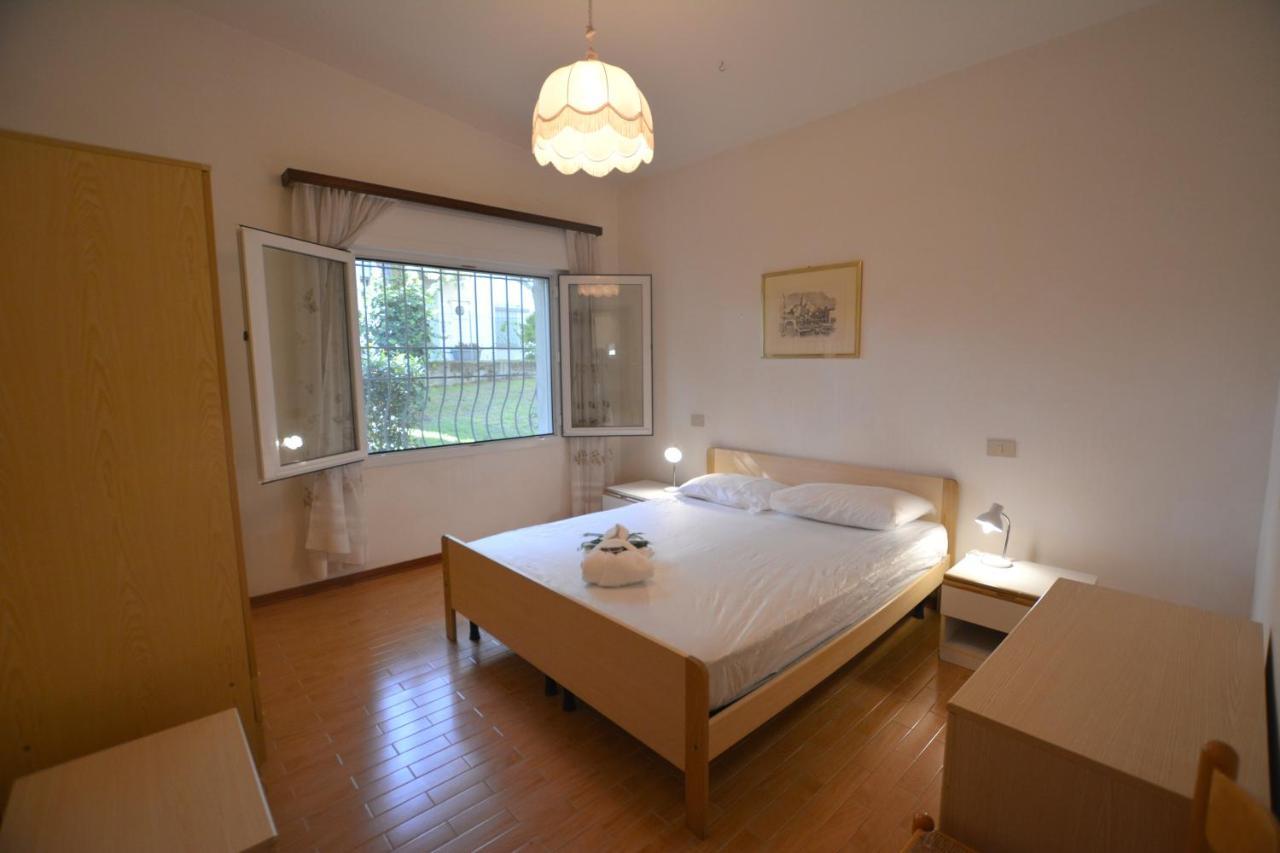 Villa A Lignano Con 2 Camere E Giardino Линяно Сабиадоро Екстериор снимка