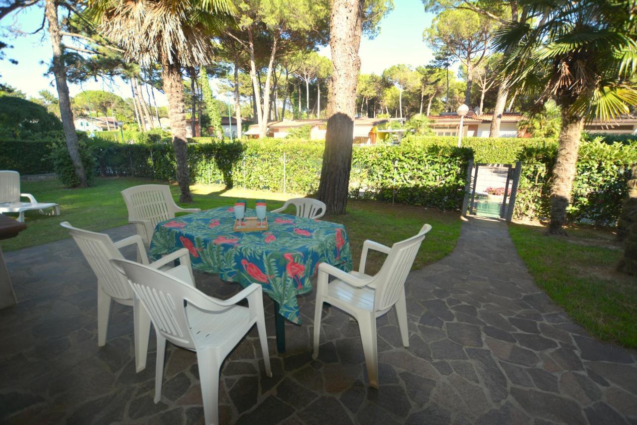 Villa A Lignano Con 2 Camere E Giardino Линяно Сабиадоро Екстериор снимка