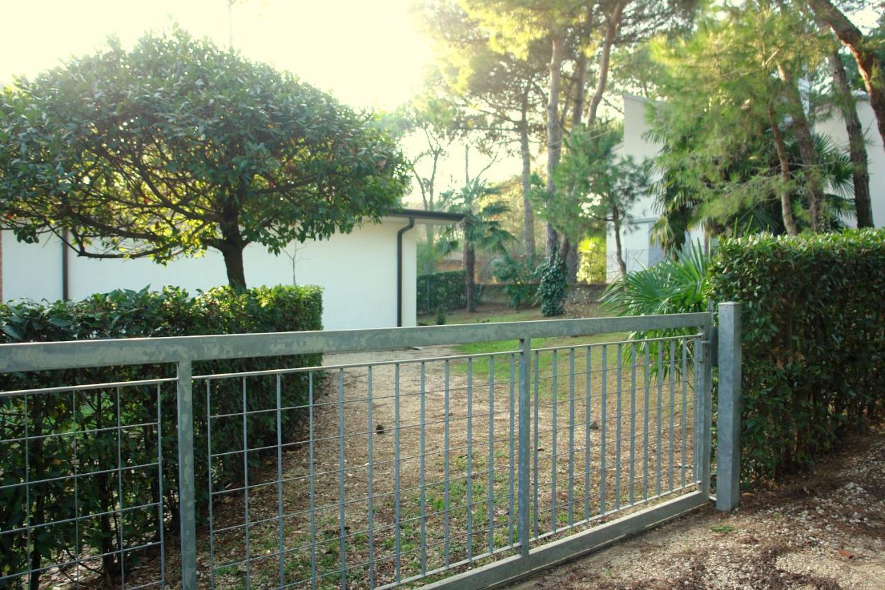 Villa A Lignano Con 2 Camere E Giardino Линяно Сабиадоро Екстериор снимка