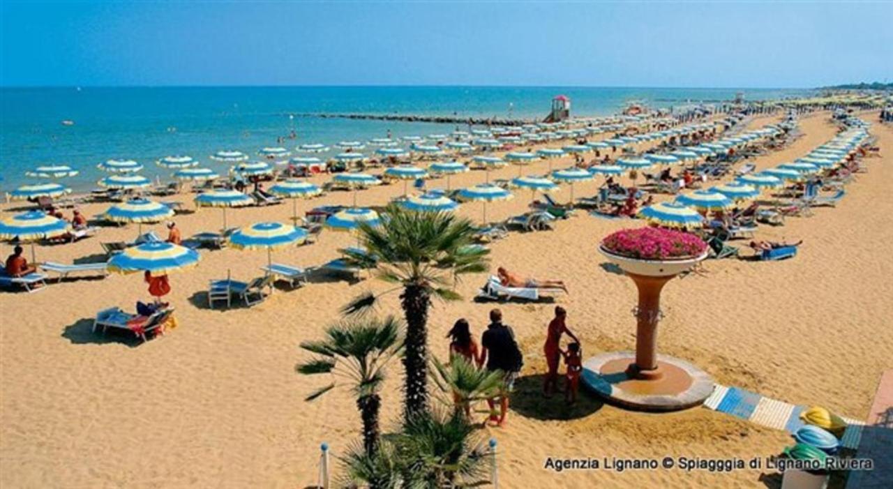 Villa A Lignano Con 2 Camere E Giardino Линяно Сабиадоро Екстериор снимка